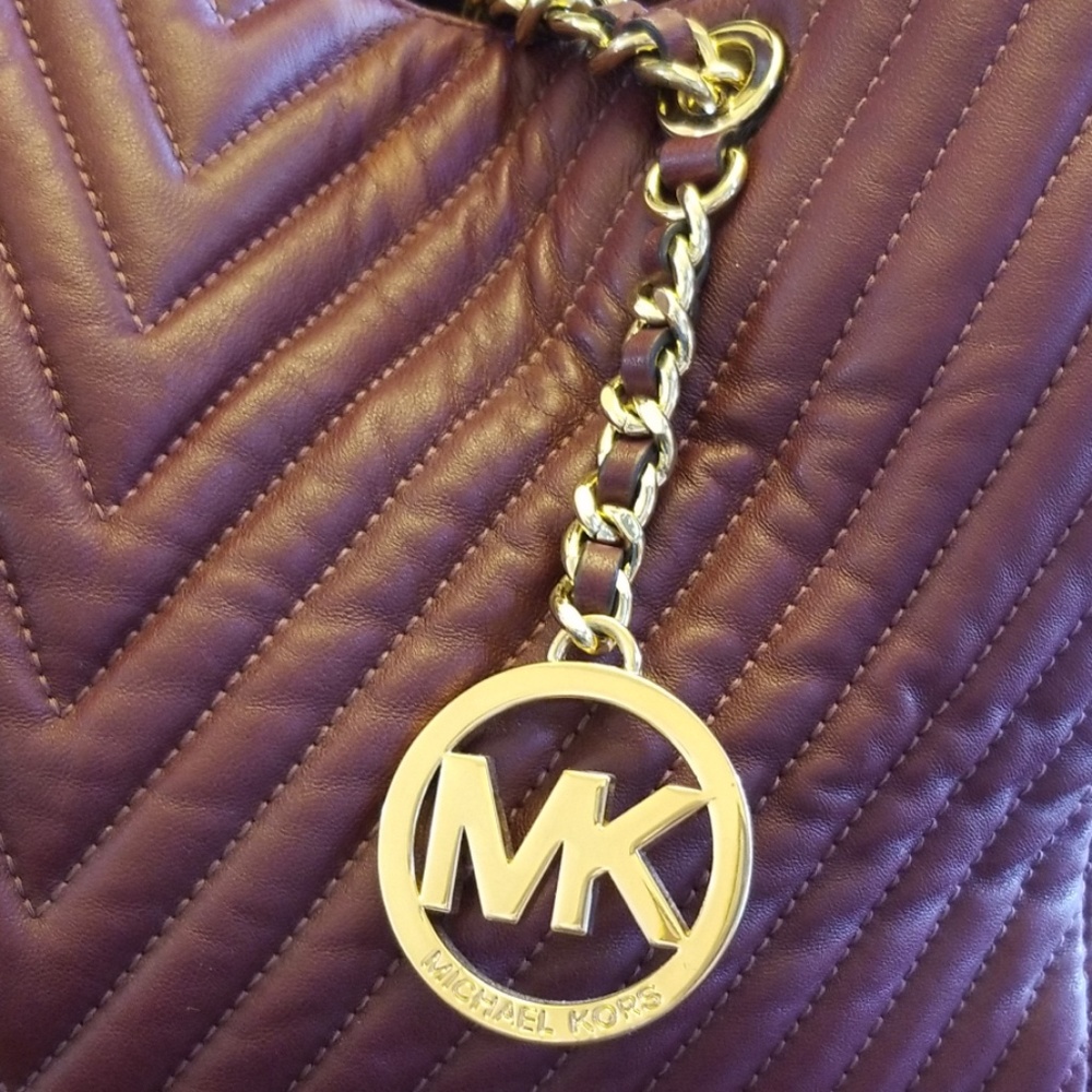 π MICHAEL KORS QUILTED BAG - Picture 2 of 8